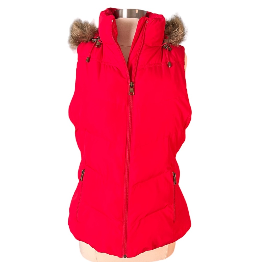 EUC Banana Republic puffer vest with hood and faux fur in red size M